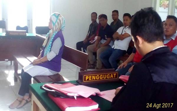Suhartaty alias Cici, terdakwa kasus penipuan penerimaan CPNS KSOP