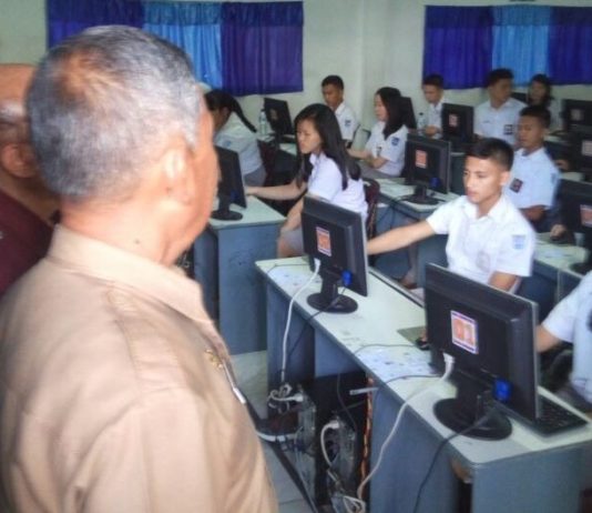 Kadis Pendidikan Rohil Muhammad Rusli Syarif Pantau Pelaksanaan UN 2018