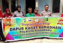 Tim Dapur Kaget Polresta Pekanbaru Sambangi Dua Rumah Warga Kurang Mampu