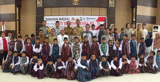 HUT Bhayangkara ke 72, Polres Rohil Gelar Sunat Masal