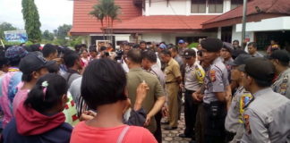 Tuntut Penyelesaian Sengketa Lahan dengan PT. MAI, Ratusan Warga Tambusai Geruduk Kantor Bupati dan DPRD Rohul