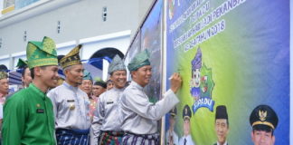 Hari Pertama Kerja : Walikota Pimpin Upacara HUT Pekanbaru Ke 234