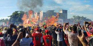 Ribuan Pengunjung Hadiri Ritual Bakar Tongkang Di Bagansiapiapi