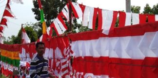 Jelang HUT RI Ke- 73, Pedagang Musiman Mulai Bermunculan Di Kota Bagansiapiapi