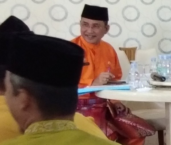 Sekda Rohil Surya Arfan saat rapat bersama OPD dalam rangka pemantapan HUT Rohil ke - 19