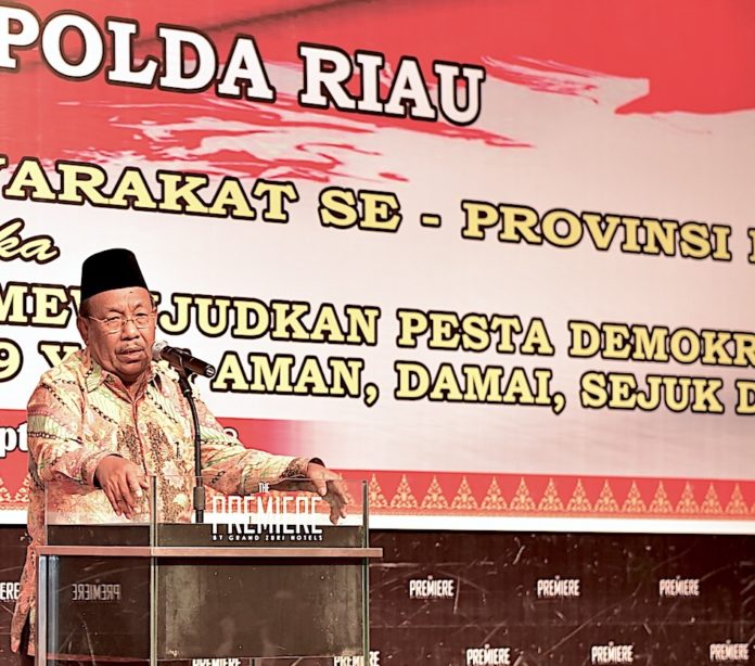 Wagubri H Wan Thamrin Hasyim memberikan sambutan saat hadiri Silaturahmi Elemen Masy Se-Prov. Riau dlm rangka Penguatan Wawasan Kebangsaan Demi Terwujudnya Pesta Demokrasi Pileg dan Pilpres