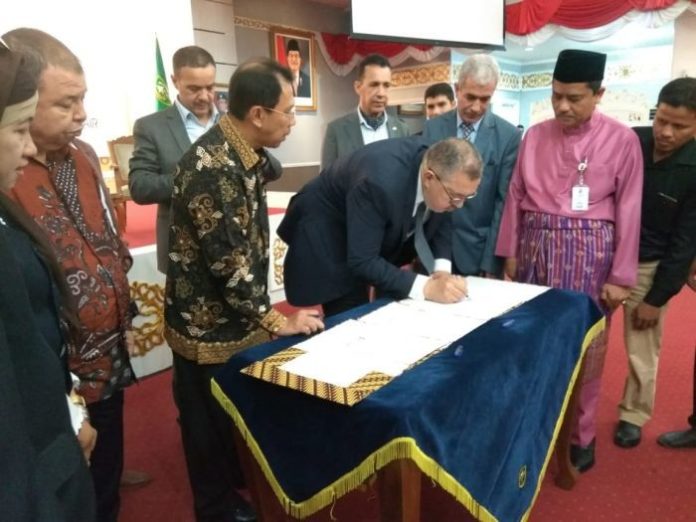 kerjasama-bisnis-kadin-riau-dan-aljazair-teken-mou
