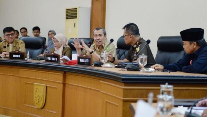 Gubernur Riau, Syamsuar check kesiapan rumah sakit tangani corona virus