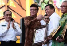 “Dinilai Sukses Berinovasi” Walikota Pekanbaru Terima Penghargaan dari Menpan-RB