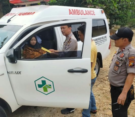 “Polisi Peduli” Kapolsek Tambusai Berikan Bantuan Biaya Pengobatan Bayi Penderita Bibir Sumbing