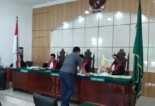 Yayasan Riau Madani Menyerahkan Bukti Surat Peta Kawasan Hutan Pada Sidang Lanjutan Perkara Sucipto Andra Dan PT RUJ
