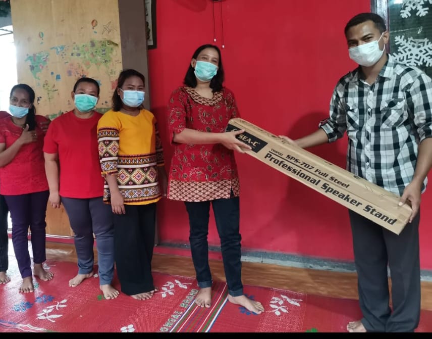 Peringati Hari Ibu, PT Ivo Mas Tunggal Dumai Bantu Sound System Untuk Komunitas Wanita Mitra Mas