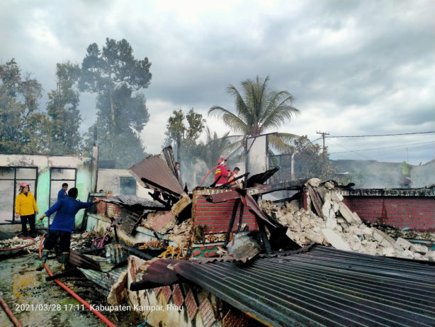 Kerugian Ditaksir Capai Rp 400 Juta, Rumah Warga Hangus Terbakar