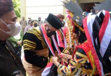 Ini Anugrah Akan kami Jaga Dengan Baik, Kapolda Riau Didaulat Gelar “Datok Bandaro Alam”
