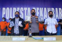 Polresta Pekanbaru Amankan 5 Pengedar Narkotika Serta Barang Bukti 4.492 butir ekstasi.