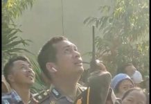Kapolsek Tenayan Raya, “Sayang Ayo Turun” Hati Wanita Depresi Luluh
