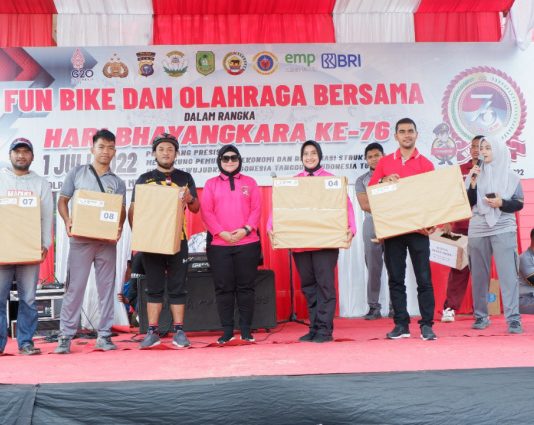 Semarak HUT Bhayangkara ke 76, Management PT.ITA Ikut Kegiatan Sepeda Gembira