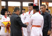 PJ Walikota Pekanbaru Kukuhkan Paskibraka HUT RI Ke -77 kota Pekanbaru