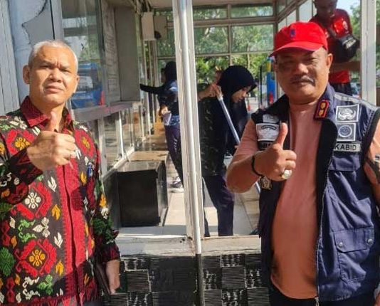 Meriahkan Harbubnas, Dishub Pekanbaru Bersama Dishub Riau Gelar Aksi Bersih-Bersih Halte