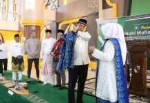 Muflihun Dikukuhkan Sebagai Bapak BKMT Pekanbaru