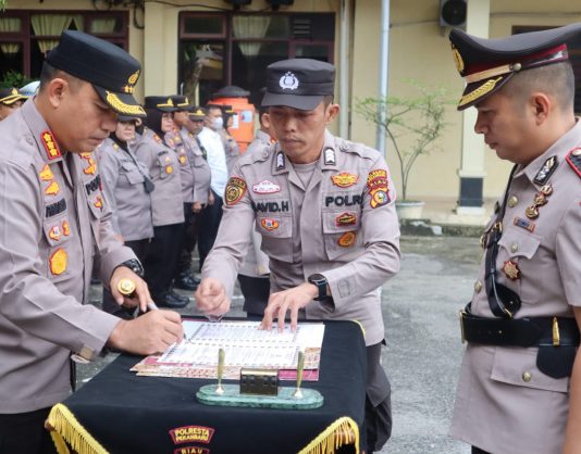 Kapolresta Pekanbaru Pimpin Sertijab Empat Perwira