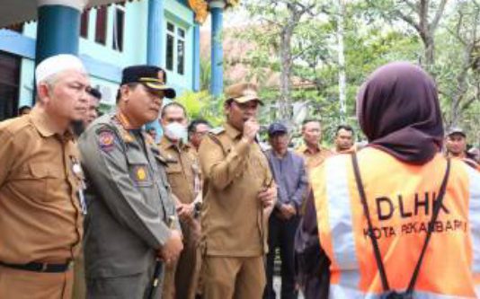 PJ Walikota Pekanbaru Minta Petugas Kebersihan DLHK Pekanbaru Di Data Ulang