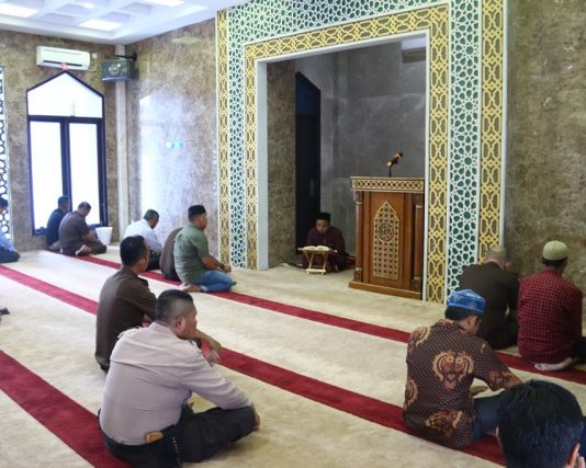 Tebar Kebaikan Cegah Kemurkaan, Kejati Riau Gelar Tausiyah Ba’da Dzuhur