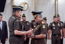 Jaksa Agung Lantik Dr. Harli Siregar, S.H., M.Hum Sebagai Kepala Kejaksaan Tinggi Papua Barat