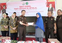 Bersempena HUT Ke XXIII IAD Dan Hari Bakti Adhyaksa Ke- 63 Tahun 2023, Kepala Kejaksaan Tinggi Riau Dan Ketua IAD Wilayah Riau Menggelar Kegiatan Baksos