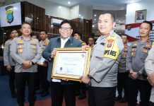 Kapolres Langkat Mendapat Penghargaan dari Ombudsmen RI