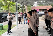 Laksanakan Waskat, Kasubsatgas PAM Pengecekan Dan Arahan Ke Personil Di Kantor BAWASLU