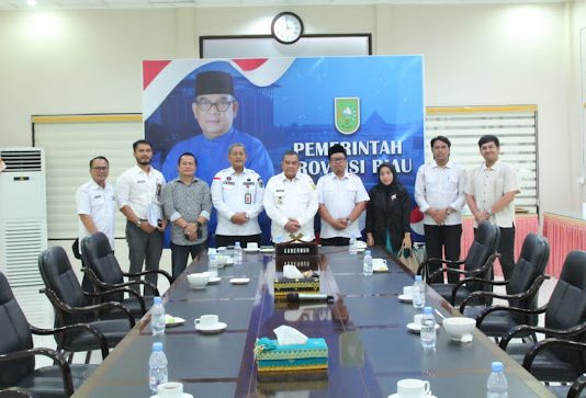 Bahas Netralitas Pemilu, Bawaslu Riau Audiensi Dengan Gubernur Riau