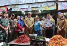 Kapolres Dan Forkopimda Langkat Sidak Harga Di Pasar Tradisional Dan Gudang Bulog