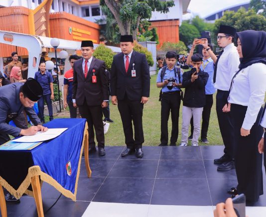 PJ Walikota Pekanbaru Lantik Dan Serahkan SK Kepada 636 PPPK