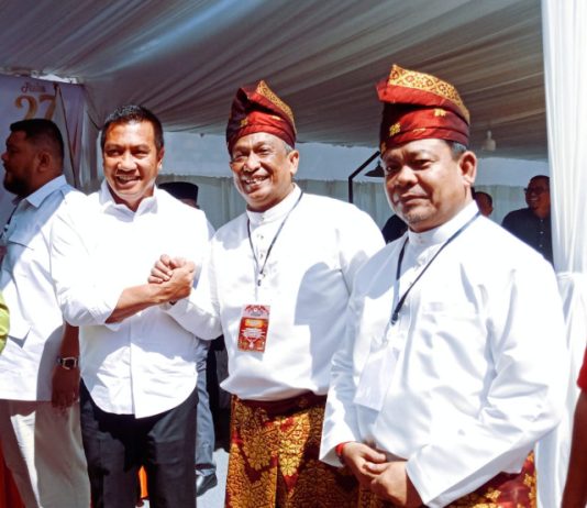 Belasan Ribu Massa Mendampingi Paslon Anton-Poti Mendaftar ke KPU Rohul