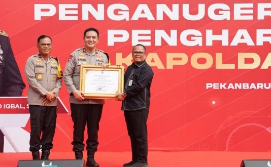 Dinilai Sukses Dalam Transparansi Informasi Publik, KPU Provinsi Riau Kembali Raih Dua Penghargaan