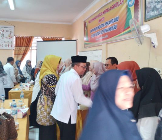 DR.Asbullah Kembali Pimpin MKKS SMPN Pekanbaru Periode 2025-2029