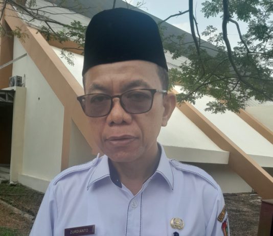 SMP Negeri 13 Pekanbaru Wujudkan Sekolah Hijau Dengan Budidaya Cabe Rawit