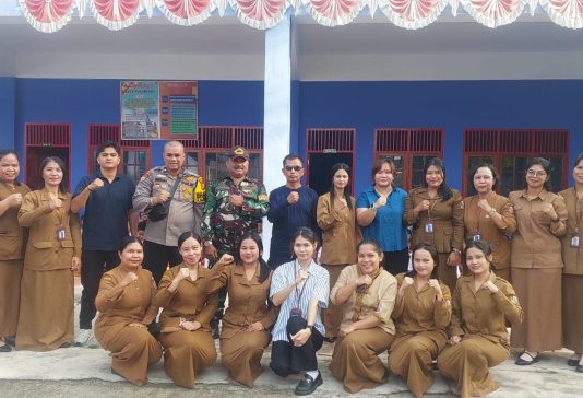Goes to school di SD Ecclesia Pekanbaru : Bhabinkamtibmas Polsek Bukitraya, Pembinaan dan penyuluhan terkait Bahaya Kenakalan Remaja