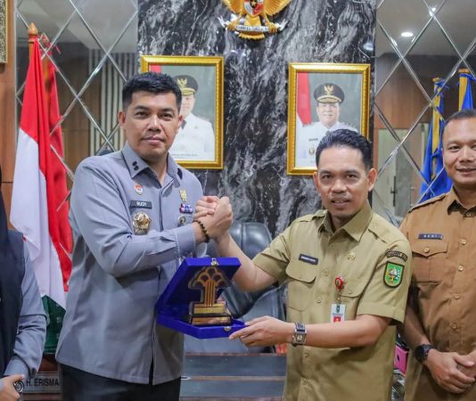 Kanwil Kemenkum Riau Audensi ke Disdik Riau Sosialisasikan Poltekpin